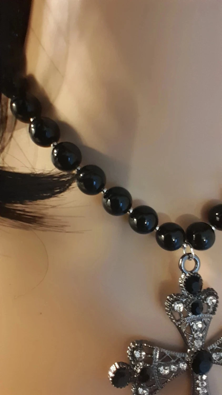 Collier en perles noires, avec croix, style Gothique – photo 5
